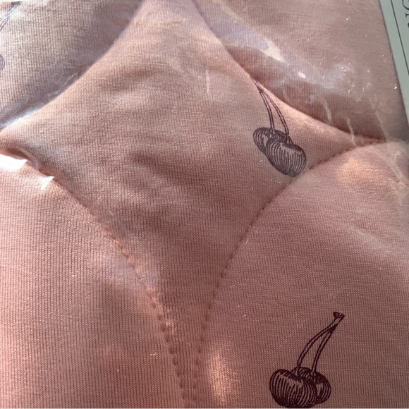 Kate Quinn NWT Cherry Bamboo Quilt - Picture 4 of 4